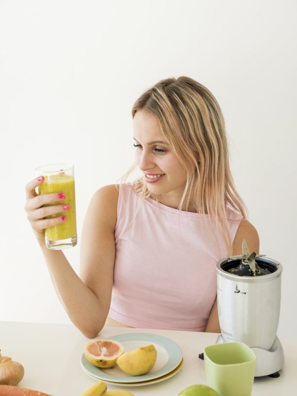 blonde-influencer-recording-nutrition-food